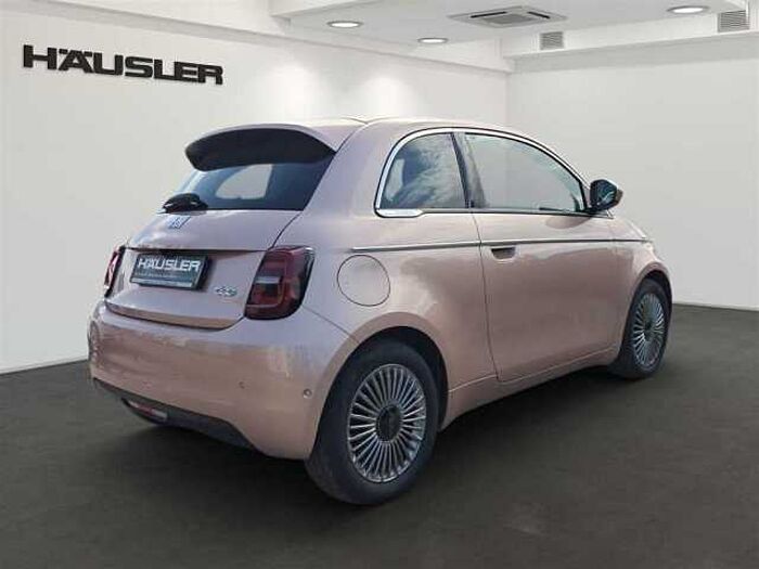 Fiat 500 mit Rückfahrkamera, Navi, ACC