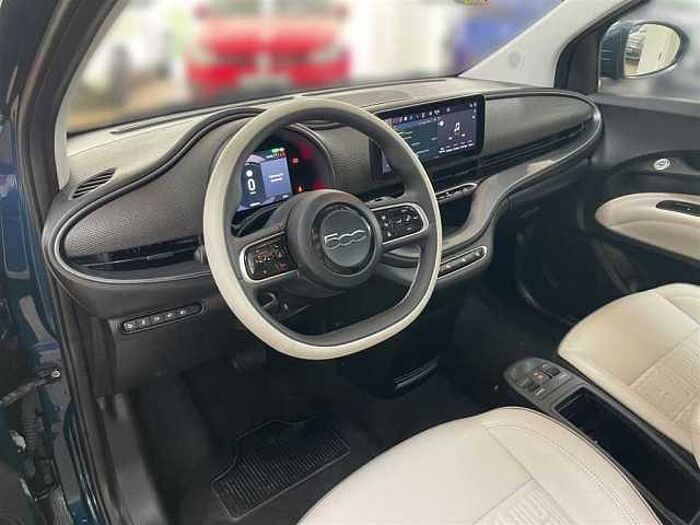 Fiat 500e La Prima Kamera PDC SHZ Pano