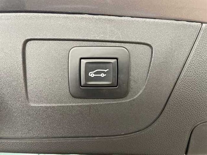 Opel Insignia Innovation 2.0 Navi SHZ Massagesitz Kamera 4x4