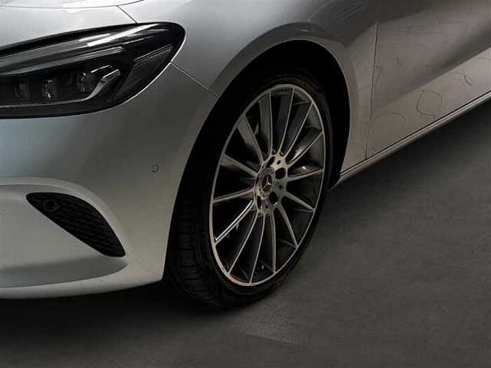 Mercedes-Benz B 250 Progessive 4Matic Kamera Sitzbelüftung LED Panorama