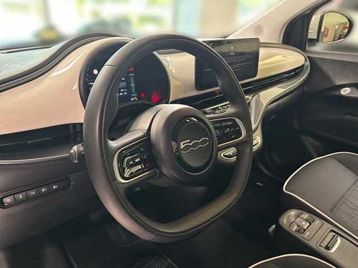 Fiat 500e PDC Rückfahrkamera Sitzheizung KeyLess
