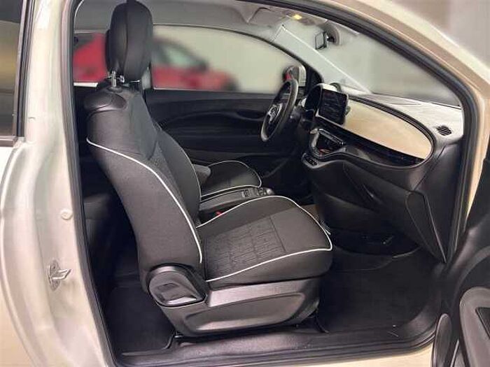 Fiat 500e PDC Rückfahrkamera Sitzheizung KeyLess