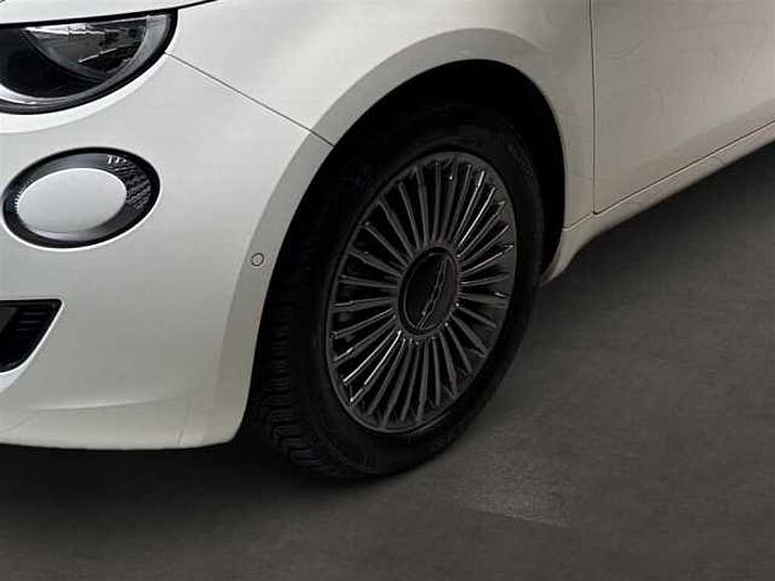 Fiat 500e PDC Rückfahrkamera Sitzheizung KeyLess