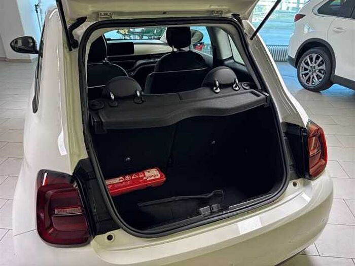 Fiat 500e PDC Rückfahrkamera Sitzheizung KeyLess