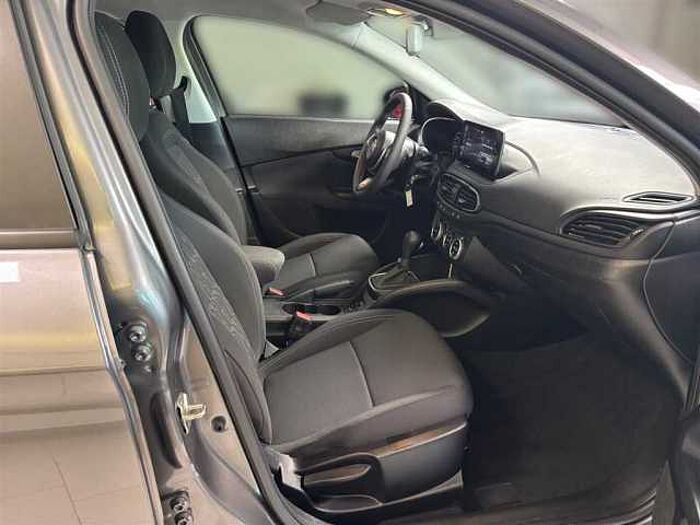 Fiat Tipo Kombi Hybrid 1.5 GSE Automatik PDC Rückfahrkamera