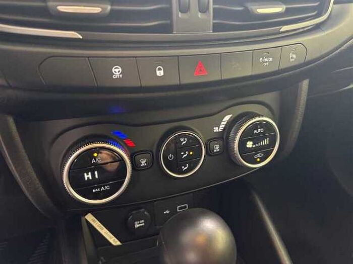 Fiat Tipo Kombi Hybrid 1.5 GSE Automatik PDC Rückfahrkamera