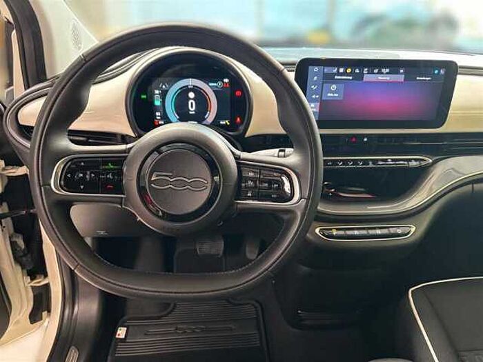 Fiat 500e Cabrio PDC Rückfahrkamera Sitzheizung KeyLess Navi