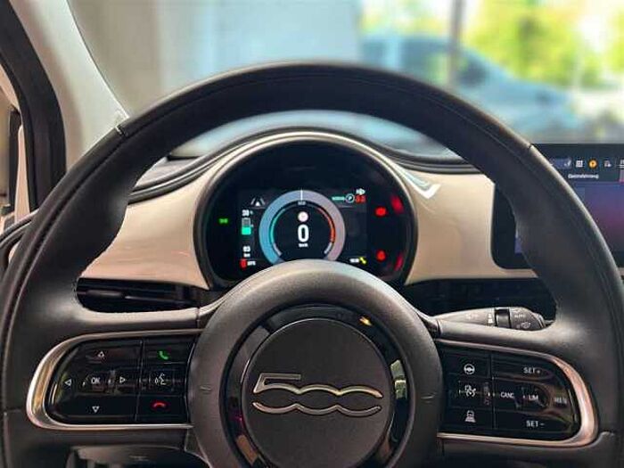 Fiat 500e Cabrio PDC Rückfahrkamera Sitzheizung KeyLess Navi