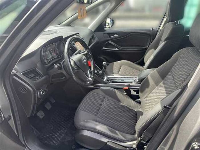 Opel Zafira Innovation 200Ps AHK Navi Kamera LED PDC SHZ uvm.
