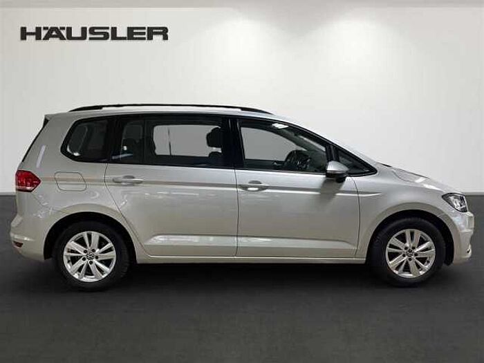 Volkswagen Touran Comfortline 1.5 TSI Navi Klimaaut. PDC SHZ