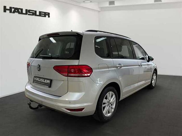 Volkswagen Touran Comfortline 1.5 TSI Navi Klimaaut. PDC SHZ