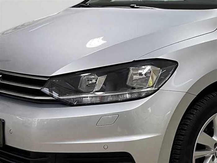 Volkswagen Touran Comfortline 1.5 TSI Navi Klimaaut. PDC SHZ