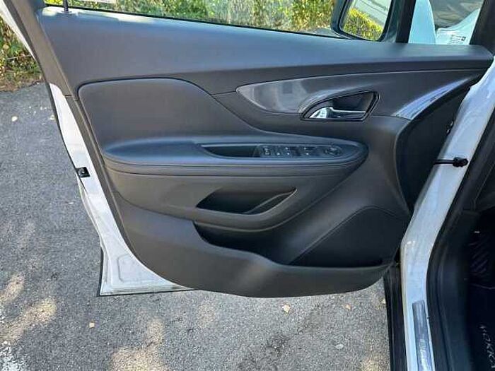 Opel Mokka Innovation 140Ps Navi Kamera LED PDC SHZ Carplay uvm.