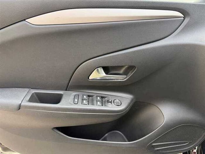 Opel Corsa 1.2 Edition Automatik Navi PDC Kamera SHZ Klima Isofix Tempomat Lichtsenso
