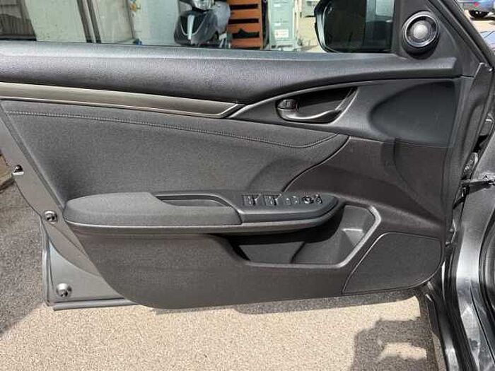 Honda Civic 1.0 Executive Automatik, Navi, Panoramadach, PDC, SH,