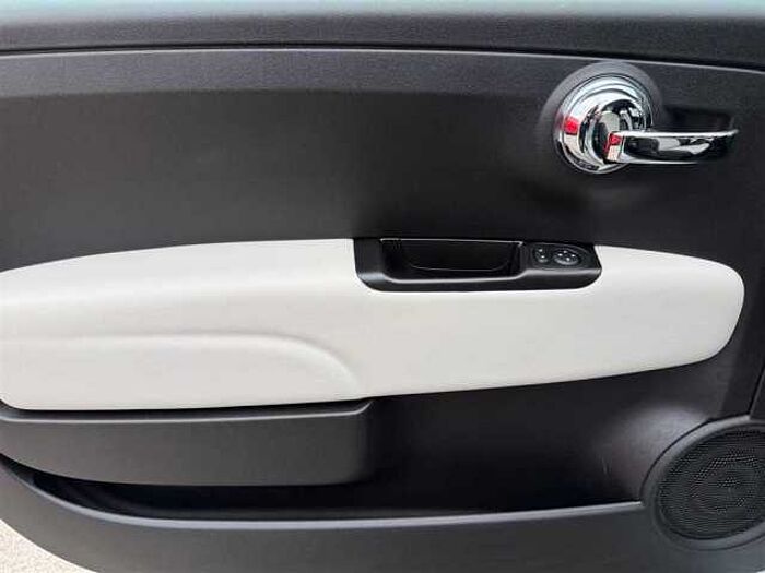 Fiat 500C 1.0 Hybrid Dolcevita Navi PDC Bluetooth Klimaautomatik Lichtsensor CarPlay
