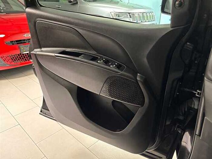 Fiat Doblo 1.4 T-Jet Easy Klimaanlage Tempomat Bordcomputer