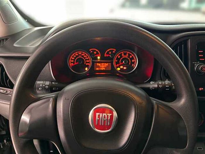 Fiat Doblo 1.4 T-Jet Easy Klimaanlage Tempomat Bordcomputer
