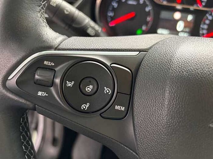 Opel Grandland X Innovation 1.6 Automatik Kamera AHK LED Navi