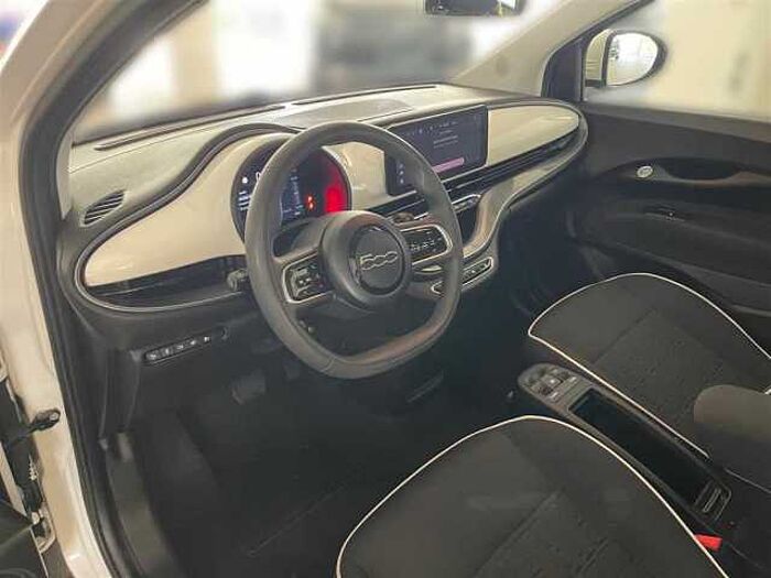 Fiat 500e Base Kamera PDC SHZ 118 PS