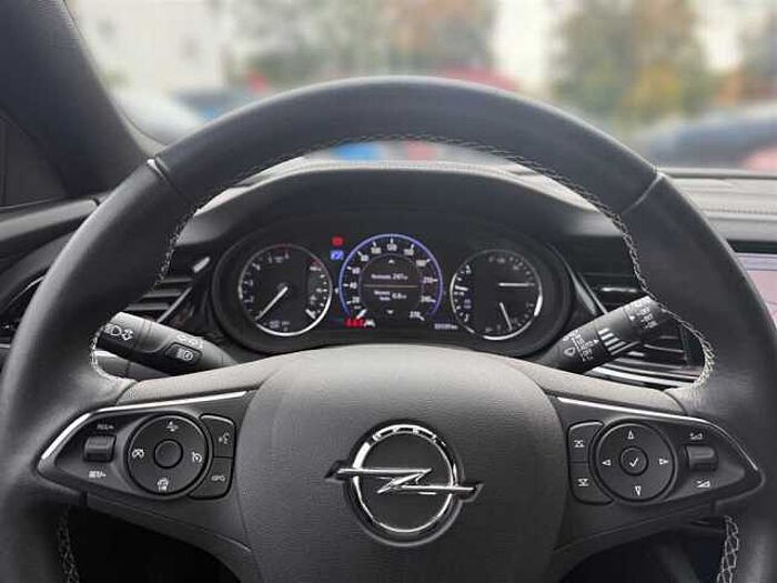 Opel Insignia 2.0 Sports Tourer mit Spurhalterassistent Einparkhilfe vo und hi Tempom
