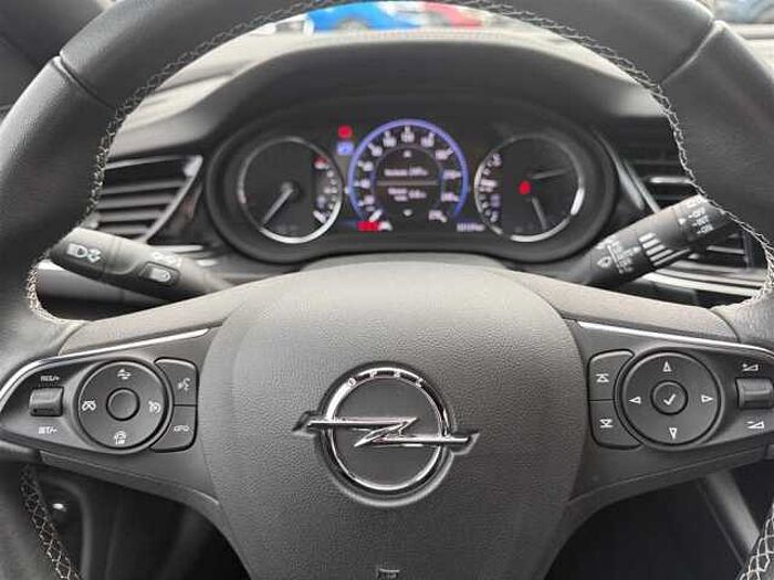 Opel Insignia 2.0 Sports Tourer mit Spurhalterassistent Einparkhilfe vo und hi Tempom