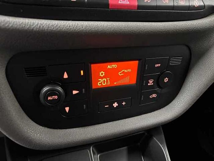 Fiat Doblo 1.6 Multijet Lounge PDC Klimaautomatik Tempomat