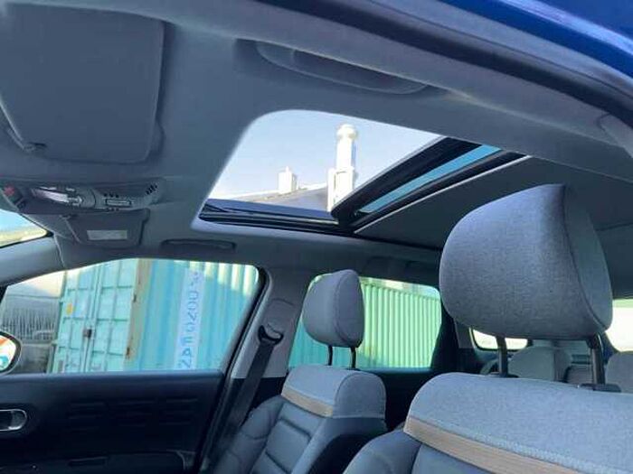 Citroen C3 Aircross Shine*110Ps*Navi*LED*Schiebedach*Kamera*Carplay*uvm.