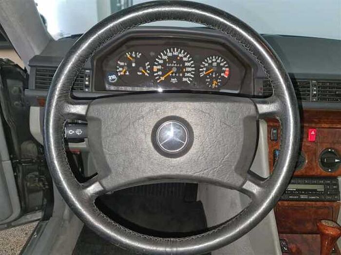 Mercedes-Benz 300 24V W124 **Rostfrei*H-Zulassung*