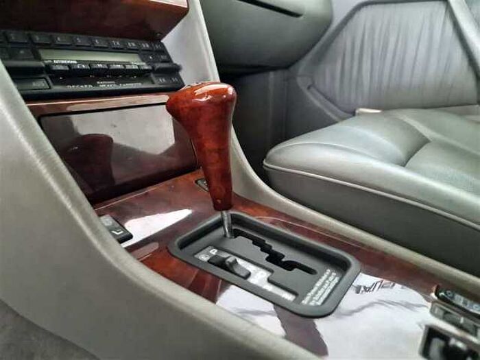 Mercedes-Benz 300 24V W124 **Rostfrei*H-Zulassung*