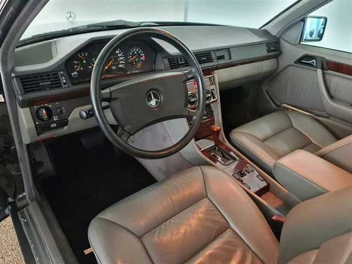 Mercedes-Benz 300 24V W124 **Rostfrei*H-Zulassung*