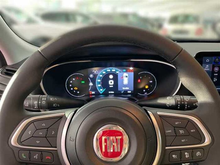 Fiat Tipo RED Hybrid 1.5 Rückfahrkamera LED-Scheinwerfer PDC